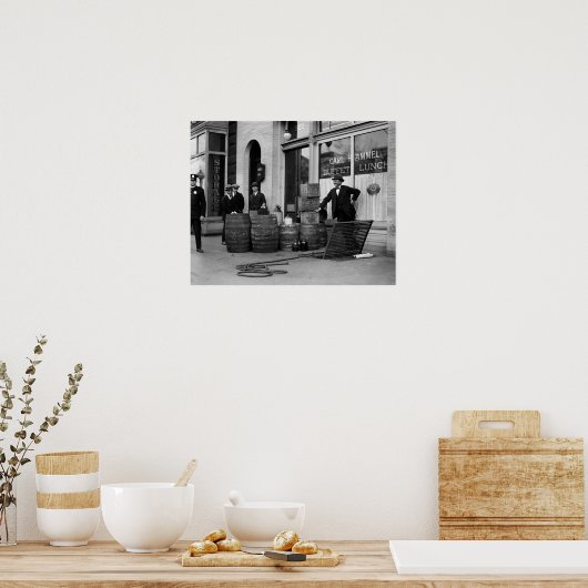 Bootleg Liquor Raid, 1923.  foto Poster (Keuken)