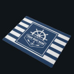 Bootnaam met nautische anker riemen & schepen wiel deurmat<br><div class="desc">Uw gepersonaliseerde bootnaam Rank of familienaam met een aangepaste nautische anker,  riemen,  scheepswiel en sterren op een welkomstdeurmat.</div>