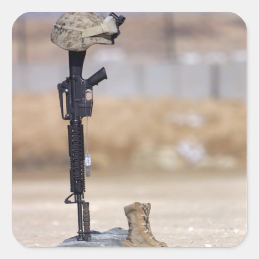 Boots, geweer, hondenlabels en beschermende helm vierkante sticker (Voorkant)