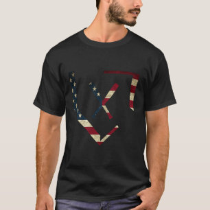 Bord Baseball slaagt in Amerikaanse vlag Batterij  T-shirt