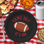 Bord football Game Day Paper-<br><div class="desc">Nodig al uw rowdy vrienden uit om de game dag te genieten met aanpasbare football papieren borden in twee formaten. VERANDERT de ACHTERGRONDkleur naar om het even wat! Voeg tekst toe, verander tekst, verander de doopvontkleur, klik enkel AANPASSEN verdere verbinding. Bekijk de uitnodigingen, luiers, onderzetters en nog veel meer in...</div>