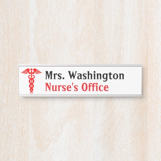 Bord met de gangbare deuropname deurbordje (Voorkant)