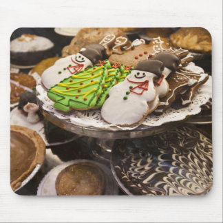 Bord met verse kerstkoekjes muismat
