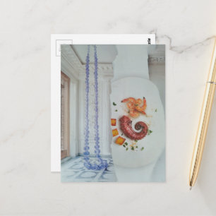 Bord met zeevruchten in een surrealistische kamer  briefkaart