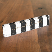 Bord met zwarte en witte stripper naambordje (Zijkant)