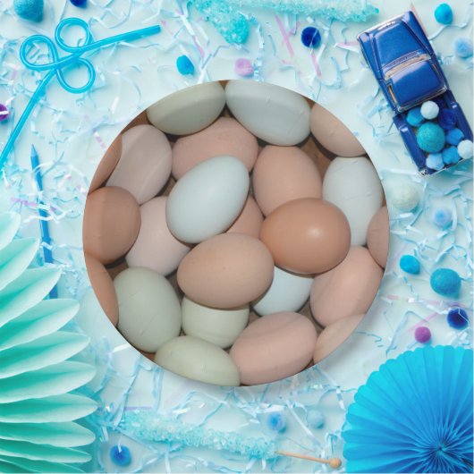 Bord van multiverkleurd kippeneierpapier (Feest)