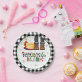 Bord van pannenkoeken en pyjama's voor kerstfeestd (Feest)