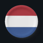 Bord van patriottisch papier met vlag van Nederlan<br><div class="desc">Verhoog uw eetervaring met onze levendige papieren borden met de vlag van Nederland! Deze papieren borden, die met veel aandacht voor detail zijn vervaardigd, zijn niet alleen functionele items; ze zijn een eerbetoon aan het Nederlandse erfgoed en de culturele trots. Het gedurfde ontwerp toont prominent de iconische kleuren van de...</div>