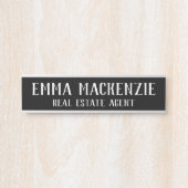 Bord voor naam van vastgoedagent die de deuren beh deurbordje (Voorkant)