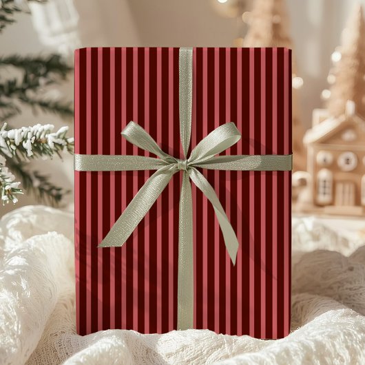 Bordeaux gestreept cadeaupapier