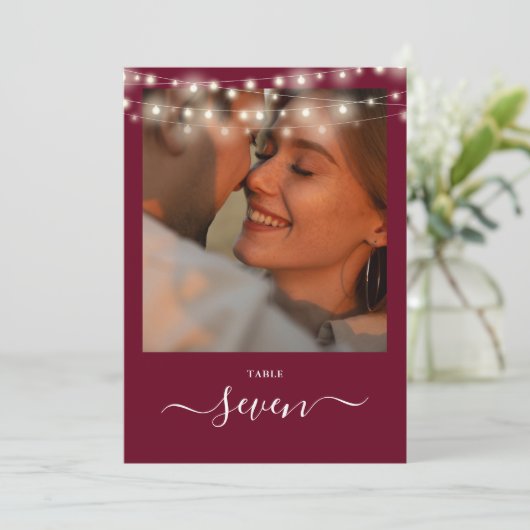 Bordeaux Kleurige Slinger Foto Tafelkaart Kaart (Staand voorkant)