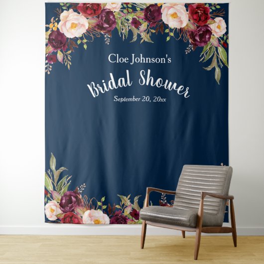Bordeaux marineblauw bloemig bruiloftsfeest fotode wandkleed (In situ)