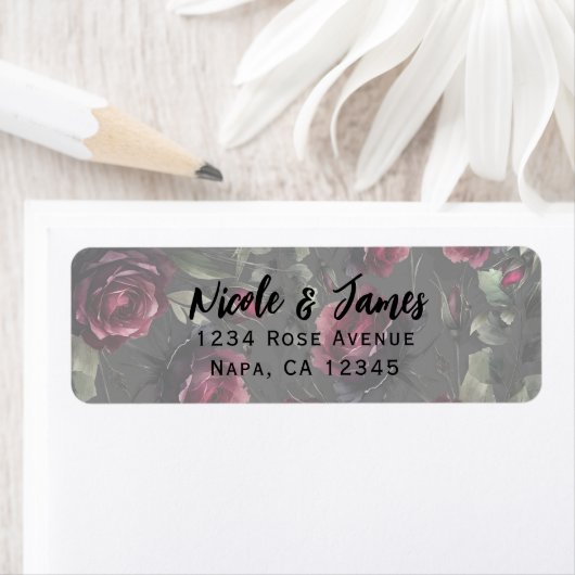 Bordeaux rode rozen schimmige grijze bloemenbruilo etiket (Insitu)