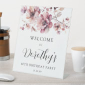 Bordeaux Stof Roze Bloem 60e Verjaardag Welkom Reclamebord Met Voetstuk (Insitu)