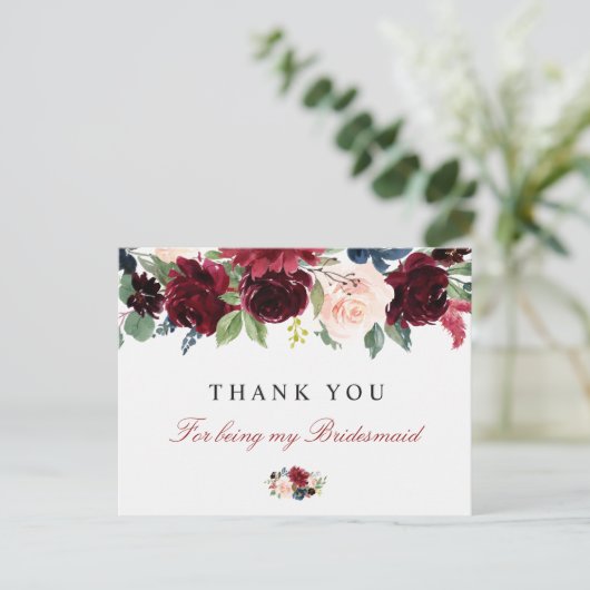 Bordeauxrode bloemrijke bruidsmeisje bedankkaart uitnodiging briefkaart (Staand voorkant)