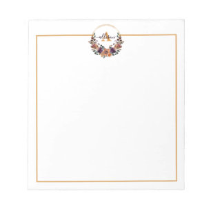 Bordeauxrode en gouden bloemenframe gepersonalisee notitieblok