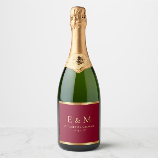 Bordeauxrood Save the Date Gouden Tekst Monogram Sparkling Wijnetiket (Voorkant)