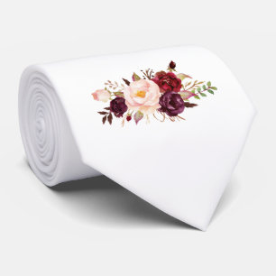 Bordeauxroze bloemstuk accessoires voor de bruideg stropdas