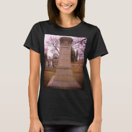 Borden Monument, Herfst River, MA - A.J. Borden T-shirt