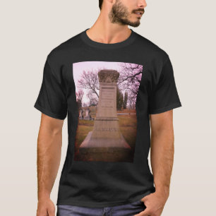 Borden Monument, Herfst River, MA - A.J. Borden T-shirt