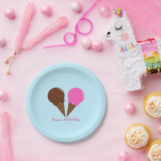 Borden van chocolade- en aardbeienijsjes papieren bordje (Feest)