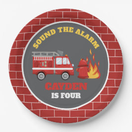 Borden voor brandweerbrandweerbrandweervrouwen op  papieren bordje