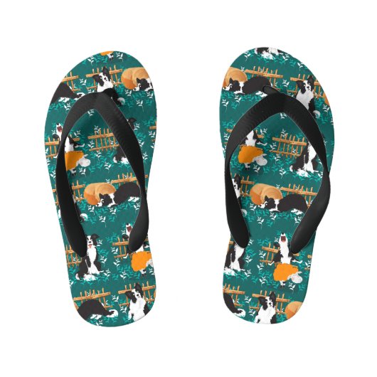 Border Collie die met schapen speelt Kinder Teenslippers (Voetbed)