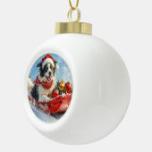 Border Collie Hond in Sledge Laat het Sneeuw Kerst Keramische Bal Ornament (Rechts)