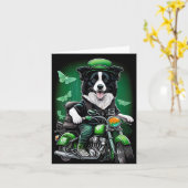 Border Collie-hond rijdt op fiets St. Patrick's Da Kaart (Gele Bloem)