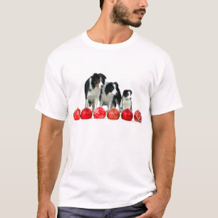 Border Collie Honden met Rode Kerstmis Ornamenten T-shirt