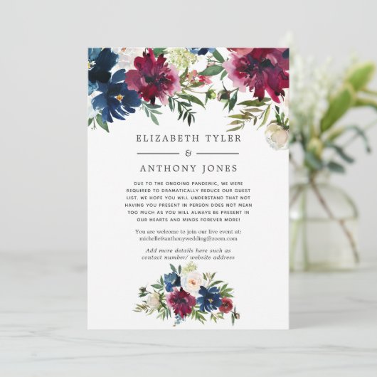 Bordo en Navy Bloemige Gereduceerde Trouwgastenlij Aankondiging (Staand voorkant)