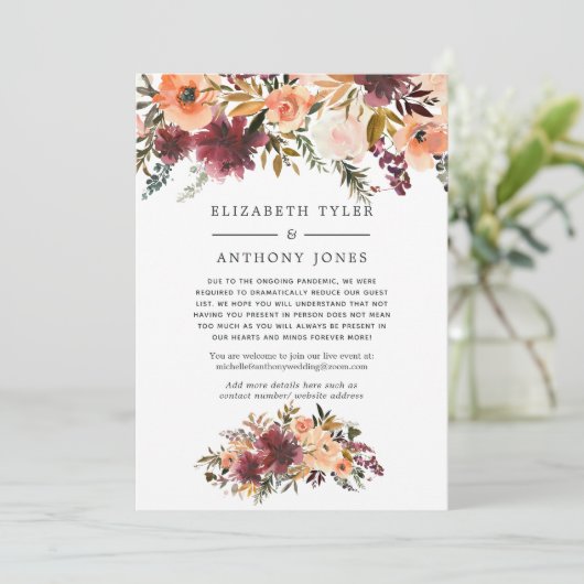 Bordo Perzik Bloemige Ingekorte Trouwgastenlijst Aankondiging (Staand voorkant)