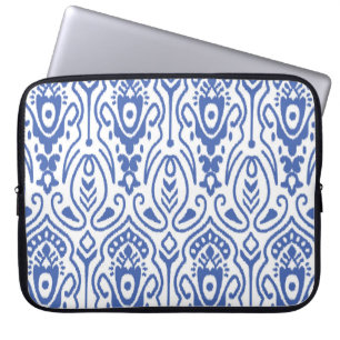 Borduurwerk ikat: etnisch naadloos patroon. laptop sleeve