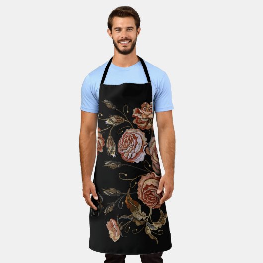  borduurwerk: rozen op zwart. schort (Gedragen)