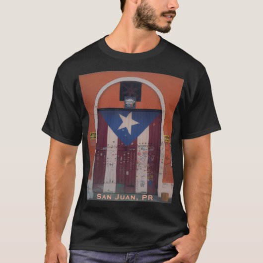 Boricua Gateway: Puerto Rican Flag Garage Door T-shirt (Voorkant)