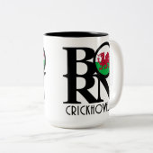 BORN Crickhowell Wales 15oz Tweekleurige Koffiemok (Voorkant rechts)