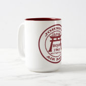 Born Johnson Air Base Japan 1961 Tweekleurige Koffiemok (Voorkant links)