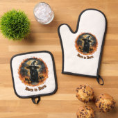 Born to Burn Dark Witch Ovenwant & Pannenlap Set (Top down)