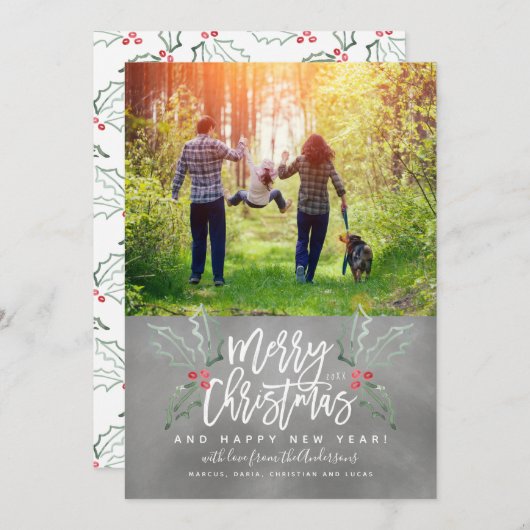 Borstel Script Christmas Hollies Photo Chalkboard Feestdagenkaart (Voorkant / Achterkant)