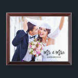 Borstel Script Mr en Mrs Wedding Photo Plaque Troffee Gedenkplaat<br><div class="desc">Modern Borstel Script Mr en Mrs Wedding Photo Plaque</div>