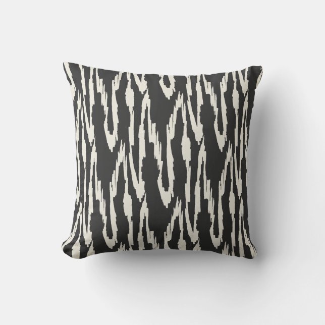 Borstelige Ikat  Houtskool & Witcreme Kussen (Voorkant)