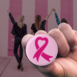 Borstkanker Awareness Ribbon Ronde Button 3,2 Cm<br><div class="desc">Het roze lint is het universele symbool van borstkanker geworden,  waardoor het bewustzijn,  de steun en het samenbrengen van vrouwen in solidariteit is toegenomen.</div>