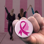 Borstkanker Awareness Ribbon Ronde Button 3,2 Cm<br><div class="desc">Het roze lint is het universele symbool van borstkanker geworden,  waardoor het bewustzijn,  de steun en het samenbrengen van vrouwen in solidariteit is toegenomen.</div>