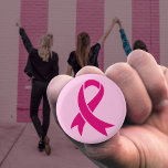 Borstkanker Awareness Ribbon Ronde Button 3,2 Cm<br><div class="desc">Het roze lint is het universele symbool van borstkanker geworden,  waardoor het bewustzijn,  de steun en het samenbrengen van vrouwen in solidariteit is toegenomen.</div>