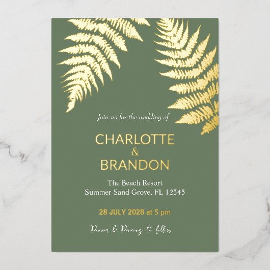 Bos groene varens buiten bruiloft goud folie uitnodiging (Voorkant)