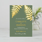 Bos groene varens buiten bruiloft goud folie uitnodiging (Staand Voorkant)