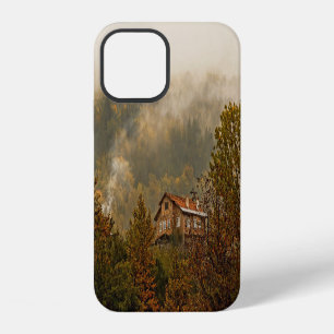 Bos houten huis: rustige scène iPhone 12 hoesje