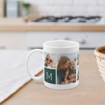 Bos | Monogram raster Foto Collage Koffiemok<br><div class="desc">Dit eenvoudige gepersonaliseerde ontwerp van de foto mok zet 6 van uw favoriete snappen voor en centrum, samen met één enkel monogram van het initiaal aan elke kant. Pas met zes vierkante foto's van vrienden, kinderen, kleinkinderen, huisdieren of je favoriete plekken aan, met je initiaal in witte letters op een...</div>