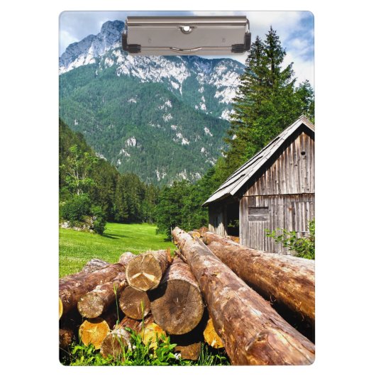 Bos op bergachtige Lumberjack Camp Klembord (Voorkant)