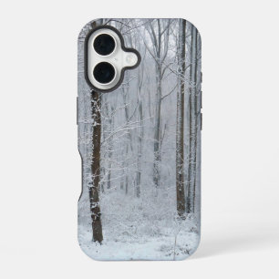 Bos van Besneeuwde Bomen iPhone 16 Hoesje